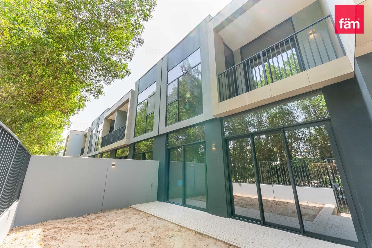 Prime Location | Spacious Layout | Single Row