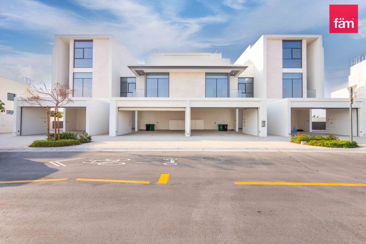 Brand New | Spacious Layout | Single Row