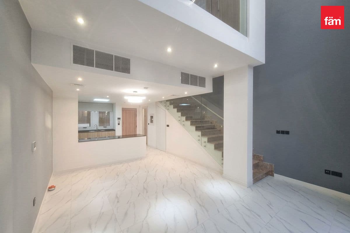 Green Belt | Corner | Ready To Move In