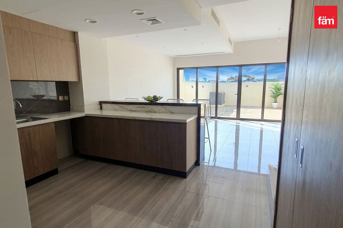 Best Layout | 4 BHK | Townhouse | Single Row