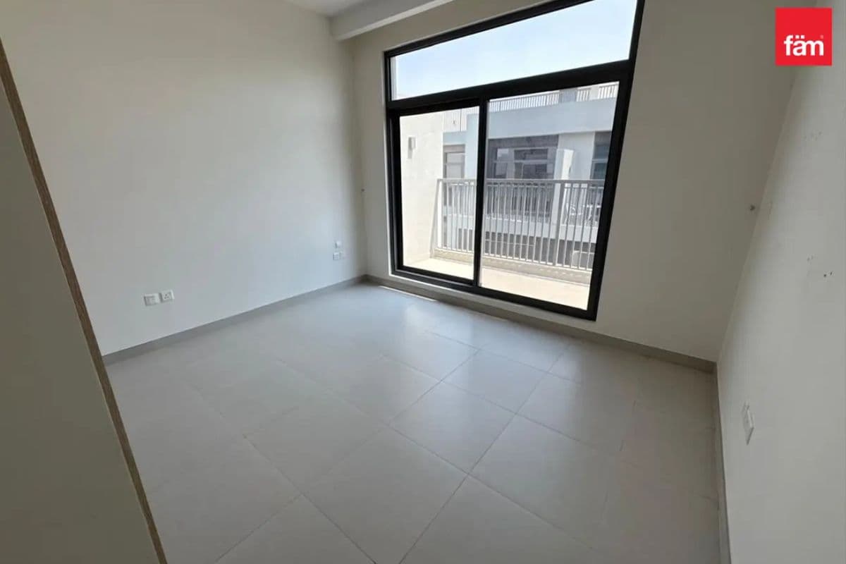 Spacious 5br Villa | Private Garden | Study & Maid