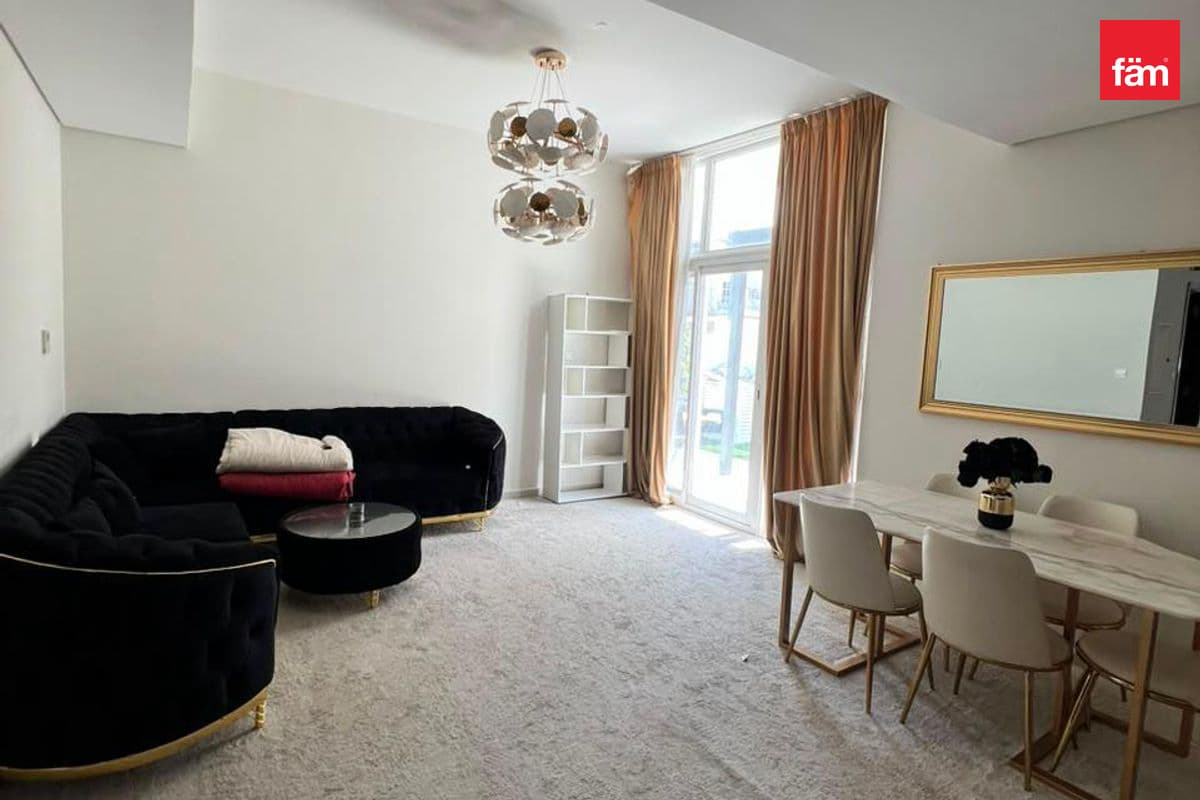 Huge Plot ~ B2b ~ All Ensuite ~ Great Location