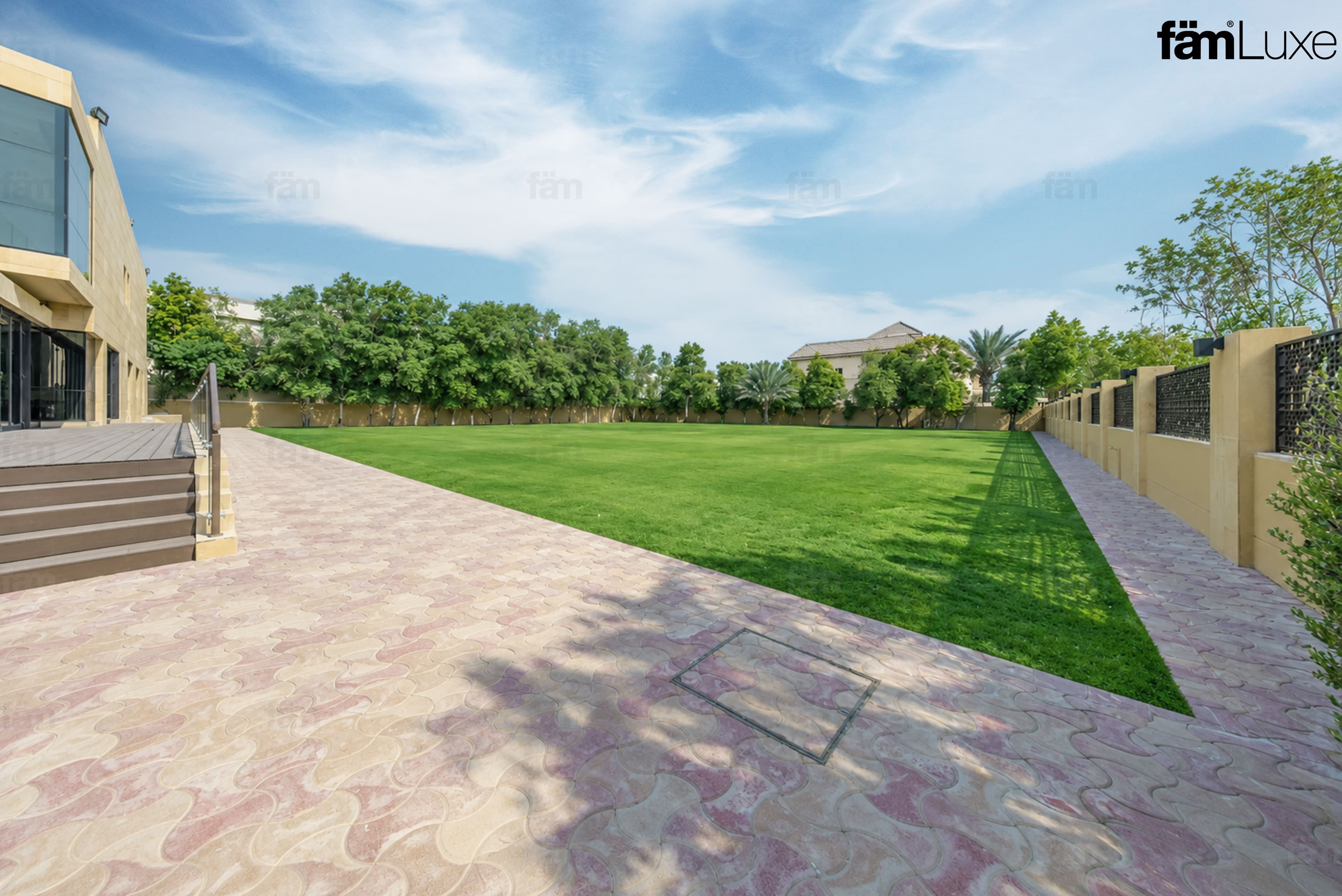 Modern Villa With Nearby Schools & Amenities