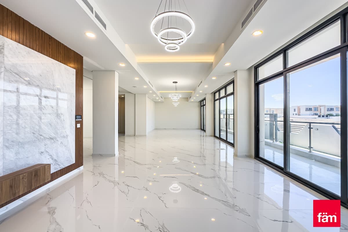 Spectacular 5 Bedroom Villa With Private Pool