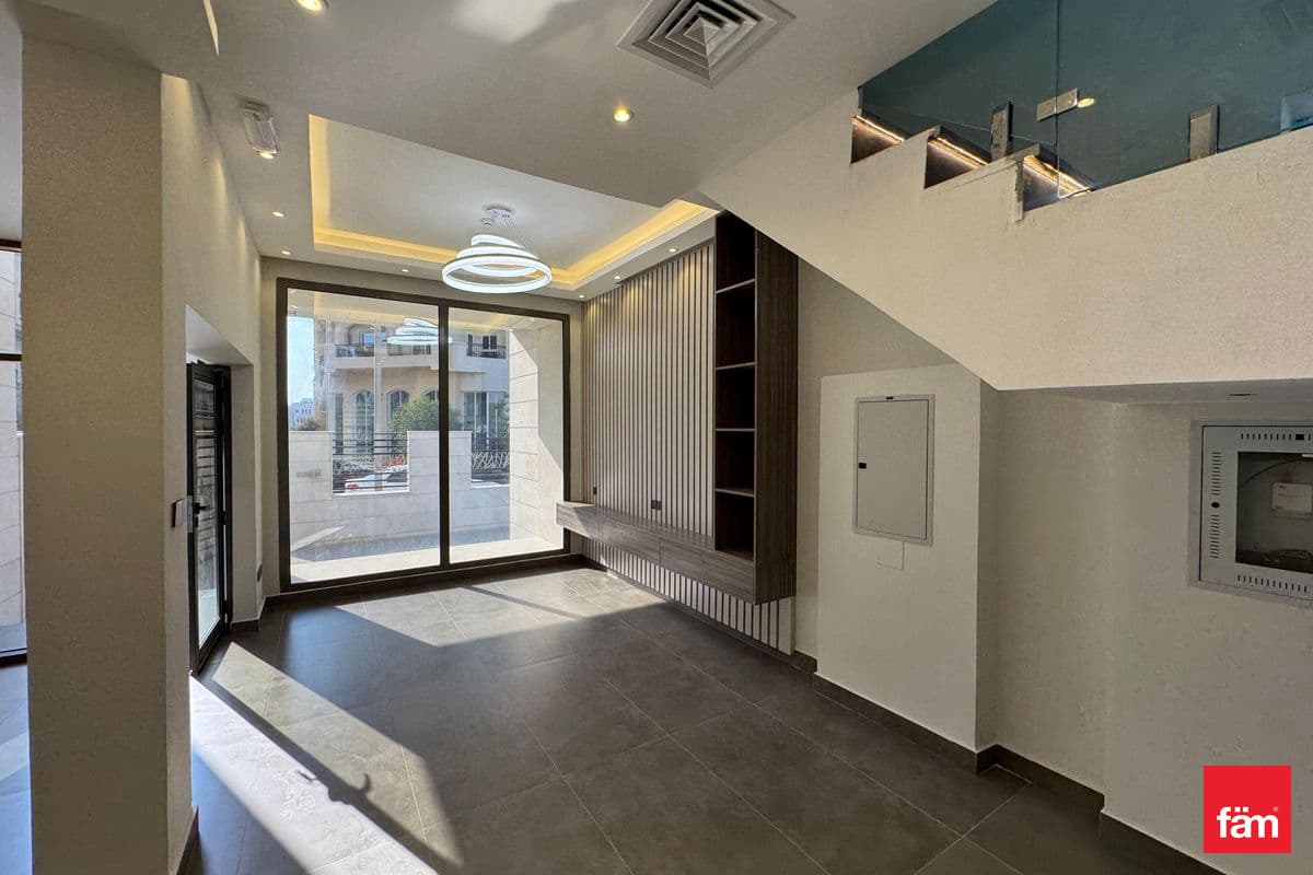 Amazing 4 Bed + Maid Villa For Rent | Upgraded