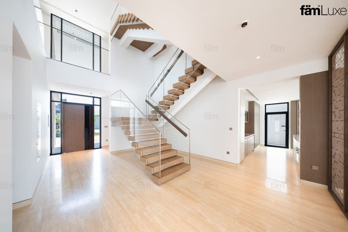 Standalone | Corner | Close To Park And Amenities