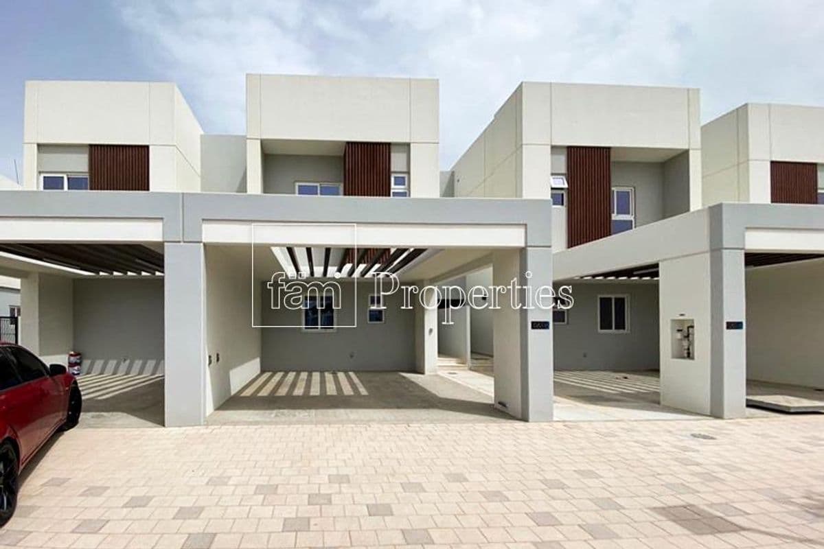 3br Townhouse | Spacious Layout | Prime Location
