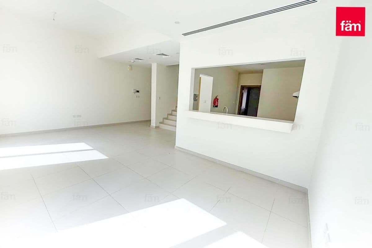 Single Row|Tenanted Noticed Serve|Near To Pool