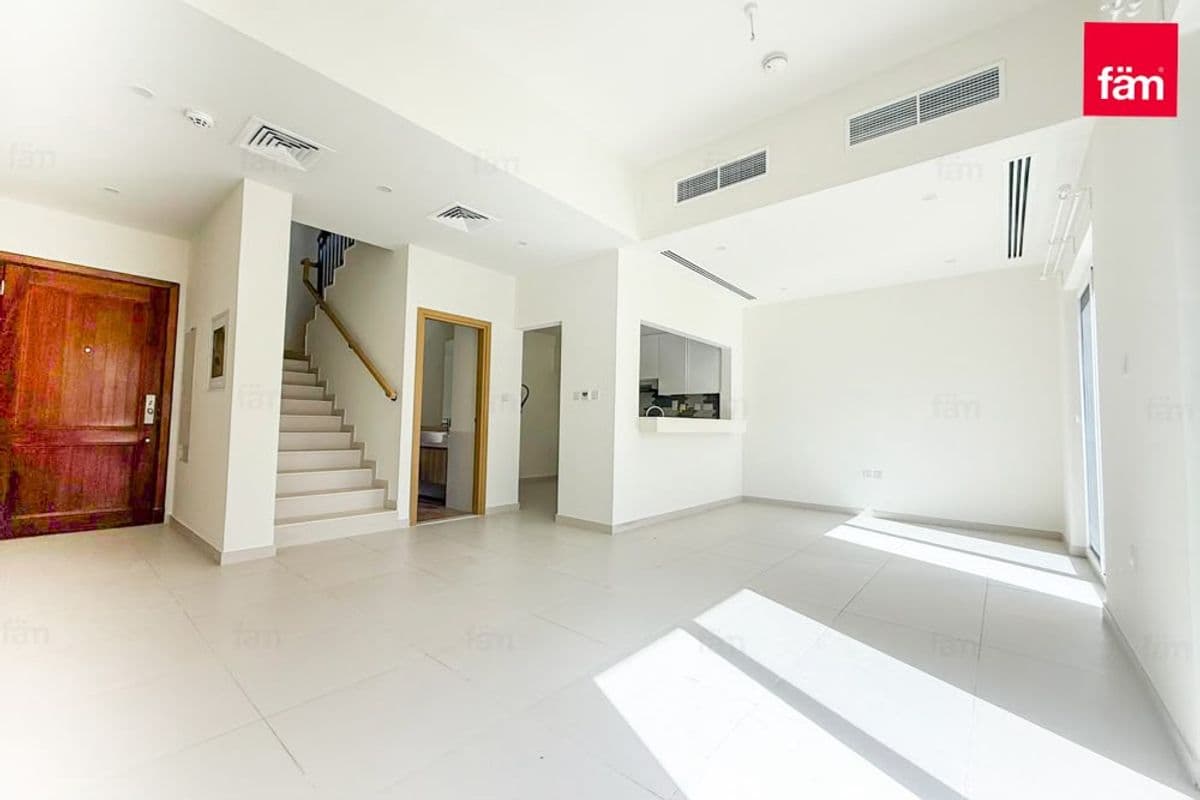 Single Row|Tenanted Noticed Serve|Near To Pool