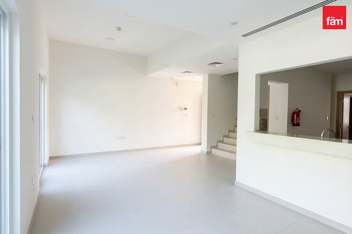 Vacant | Well Maintained | Multiple Cheques