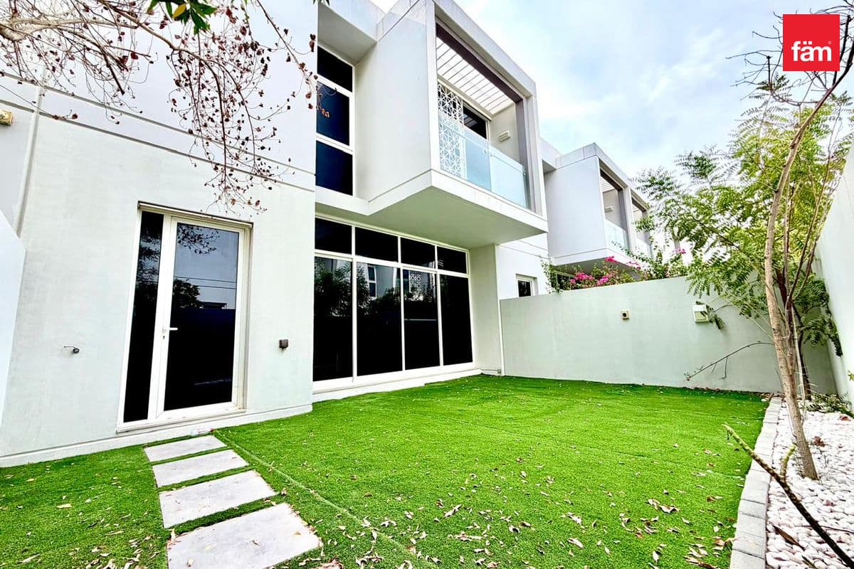 Vacant | Closed Kitchen |Specious Layout !!