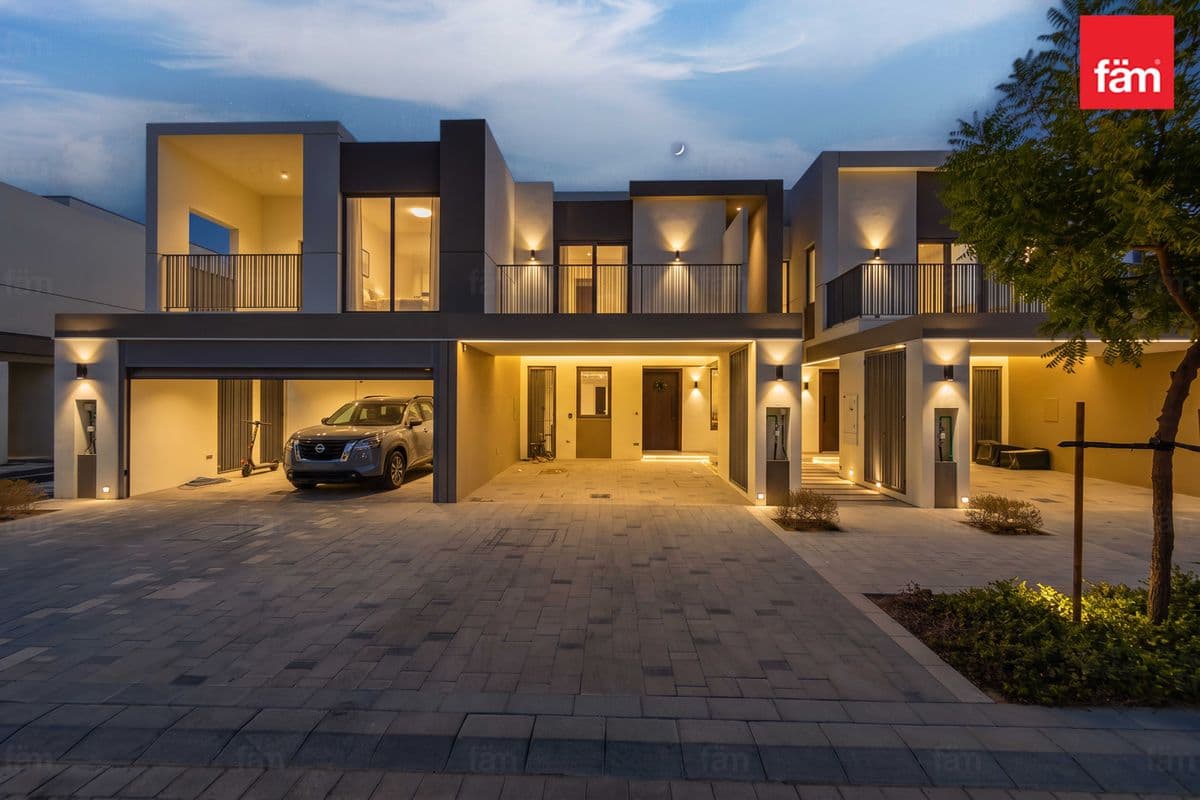Fully Furnished | Single Row | Vacant