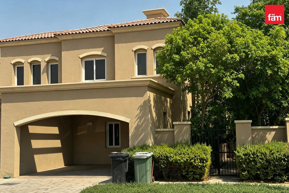 Corner Plot L Vacant | Family Friendly