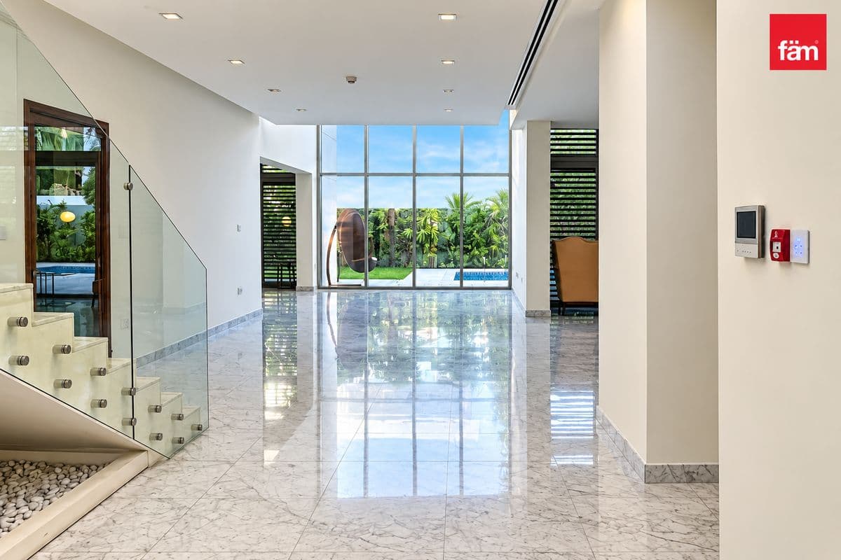 Contemporary Elegant Villa | Large Plot | Vacant