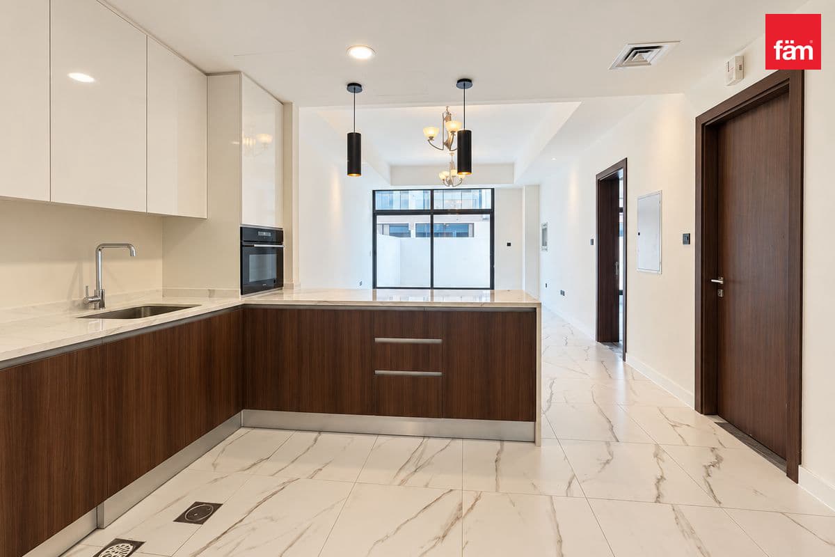 Brand New | Close To Pool | Middle Unit