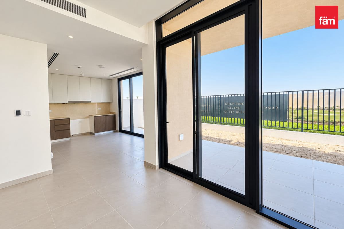 Single Row | Corner Unit | Spacious Layout