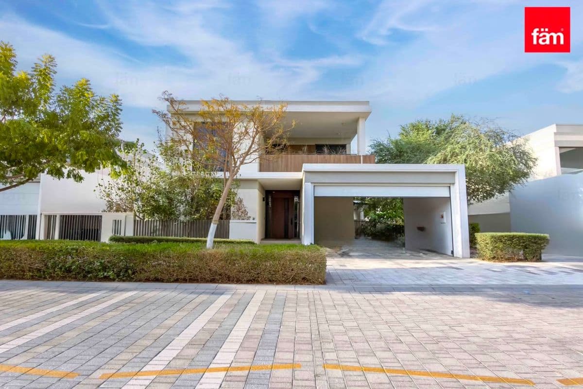 Upgraded Unit | Semi Corner | Vacant On Transfer