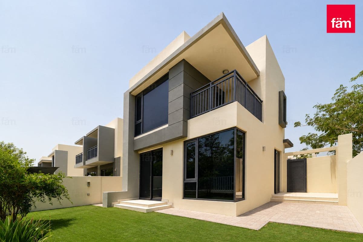 Exclusive | 4 Bed + Maids | Corner Unit