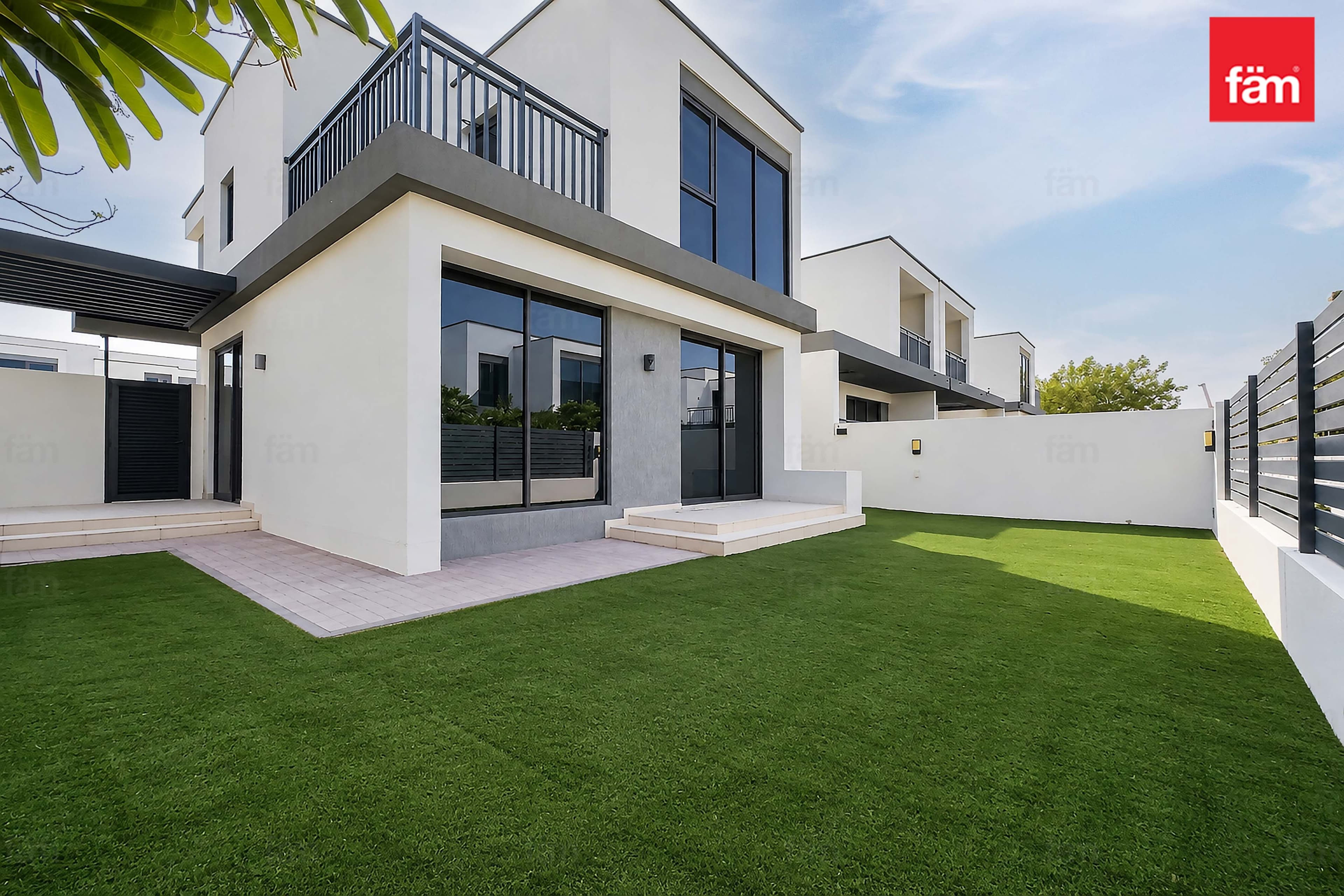 Very Well Maintained | Spacious | Bright | B2b