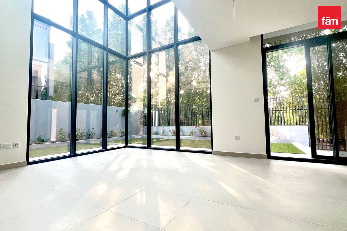 Ready To Move | 4br + Maid | Landscaped Garden