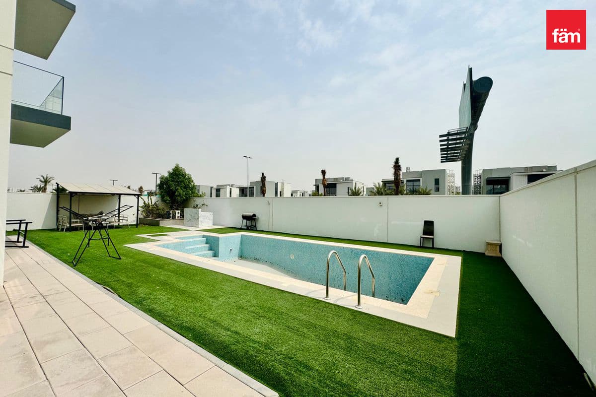 Private Pool | Single Row | Type B | Landscaped