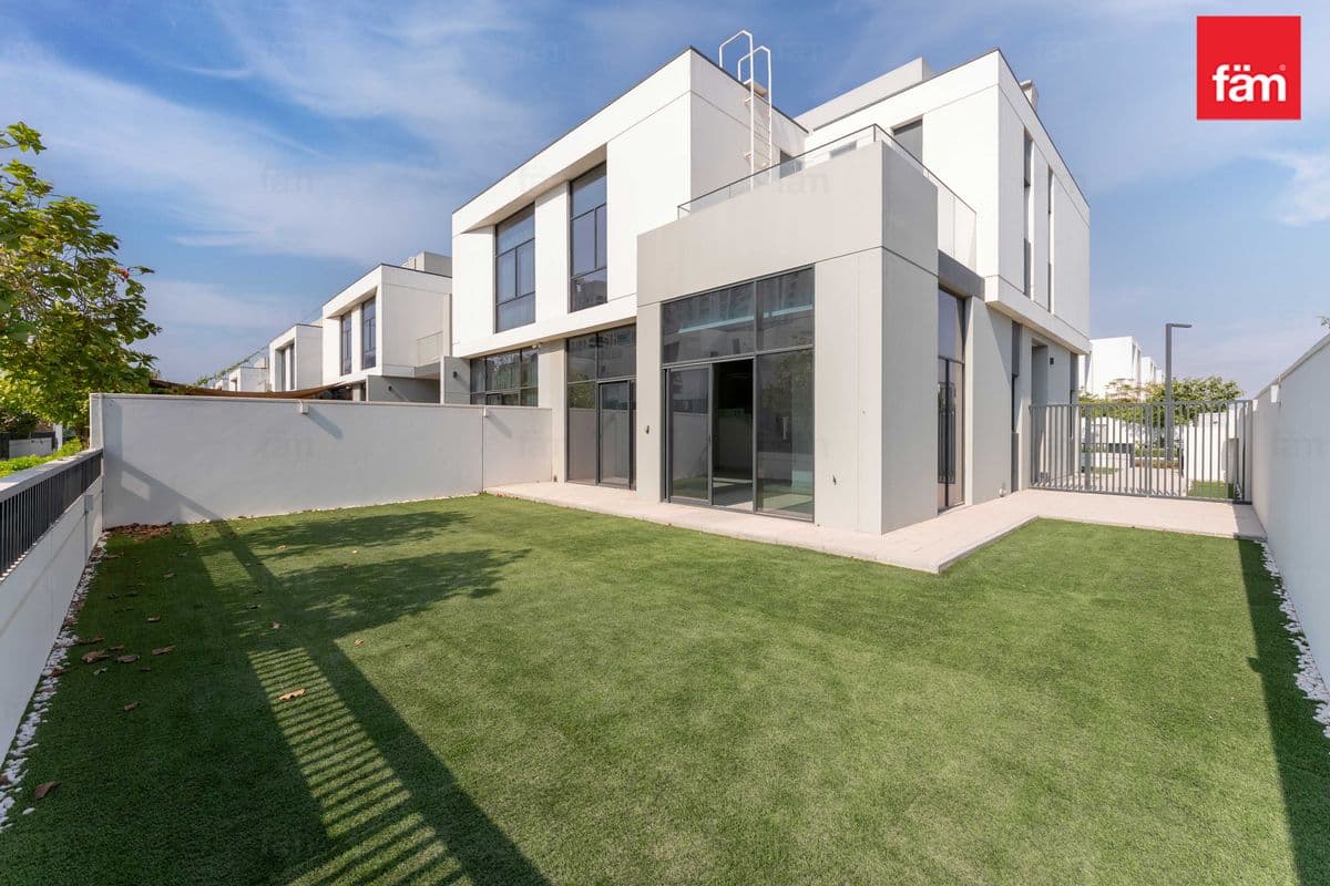 4br Corner Villa | Type A | Private Garden | Vot
