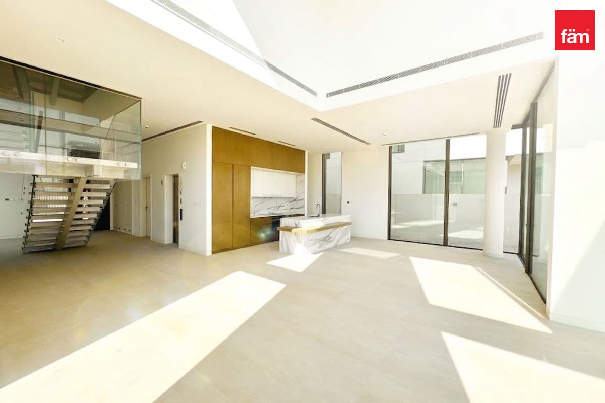 Burj Khalifa View | Motivated Owner | Near Garden