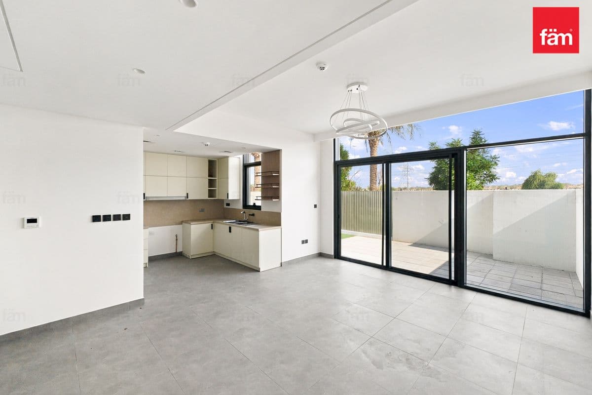 Spacious Corner | Elegant Living | Prime Ruba