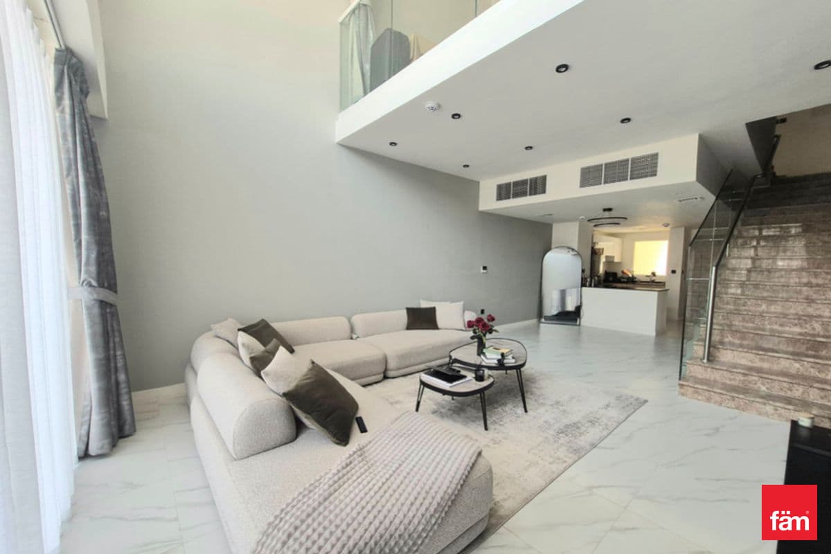 Spacious 2br Townhouse + Store | Modern Layout