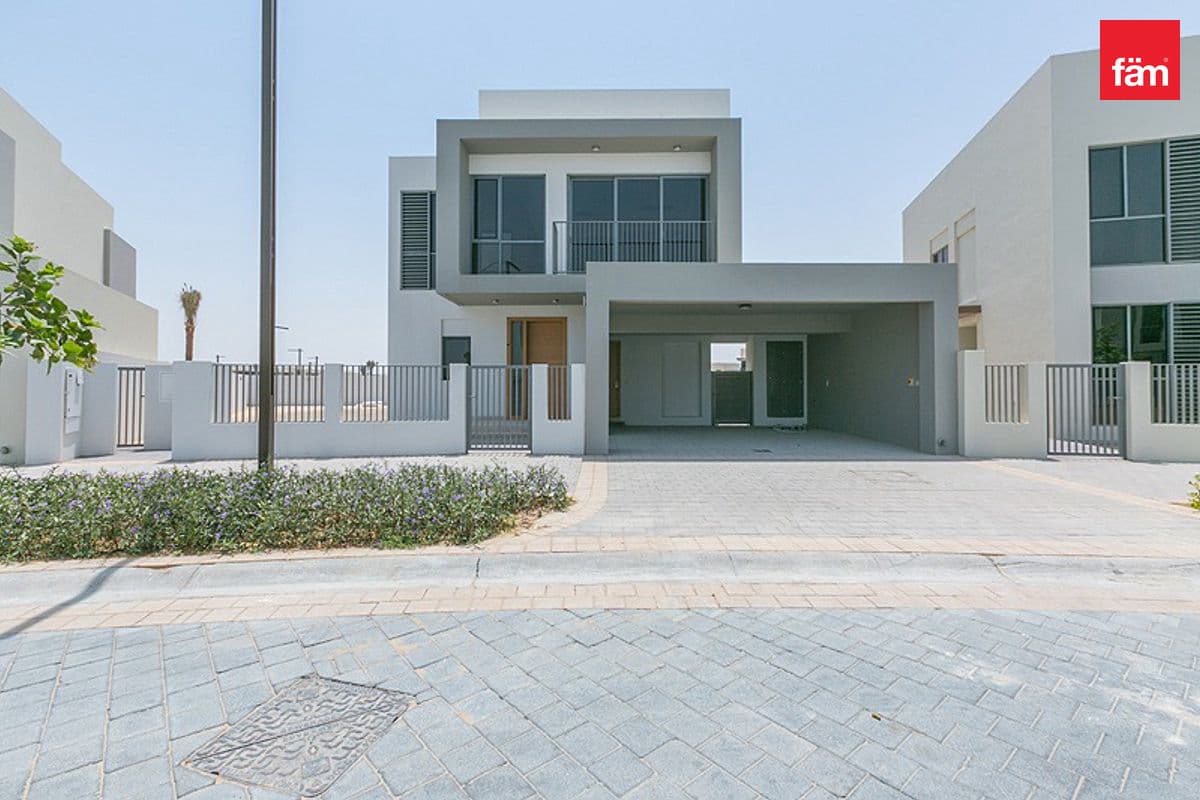 Luxury 5br Villa | Prime Park-Facing Location