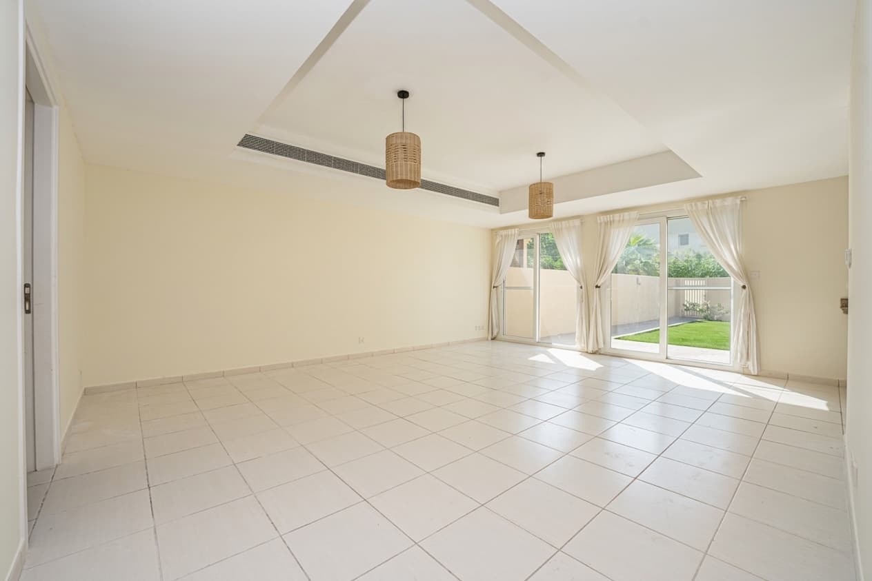 3m | Back-To-Back | Vacant | Close To Lake