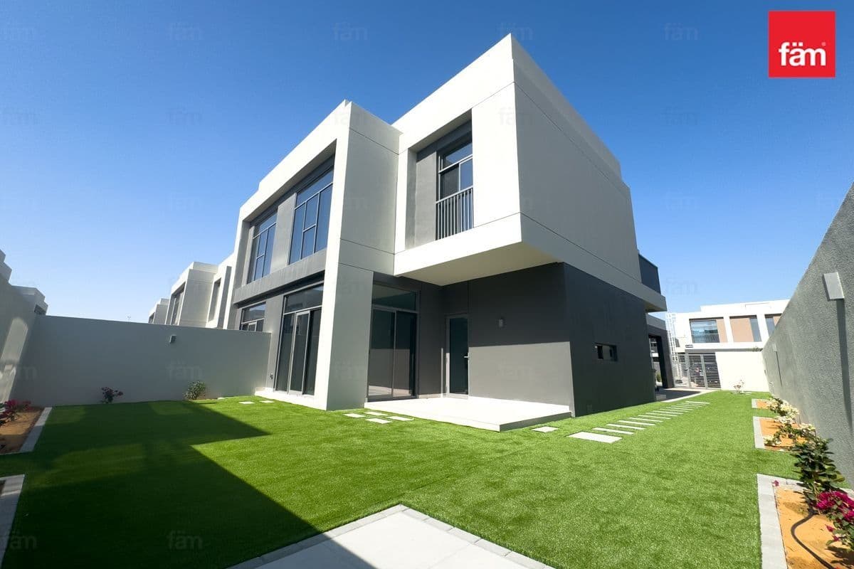 Semi Detached | Corner Villa| Motivated Seller