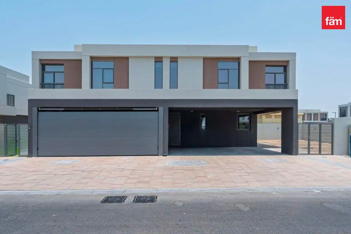 Semi-Detached Villa, Close To Amenities, Vacant