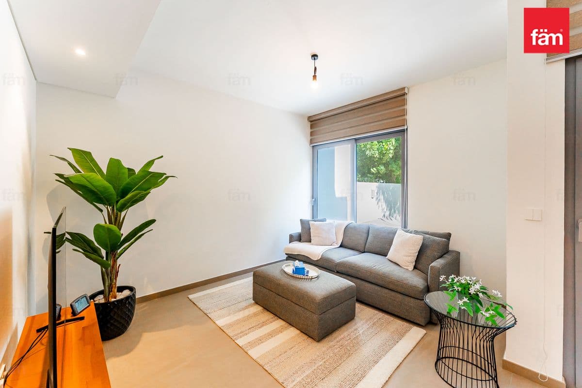 Single Row | Luxuriously Fully Furnished